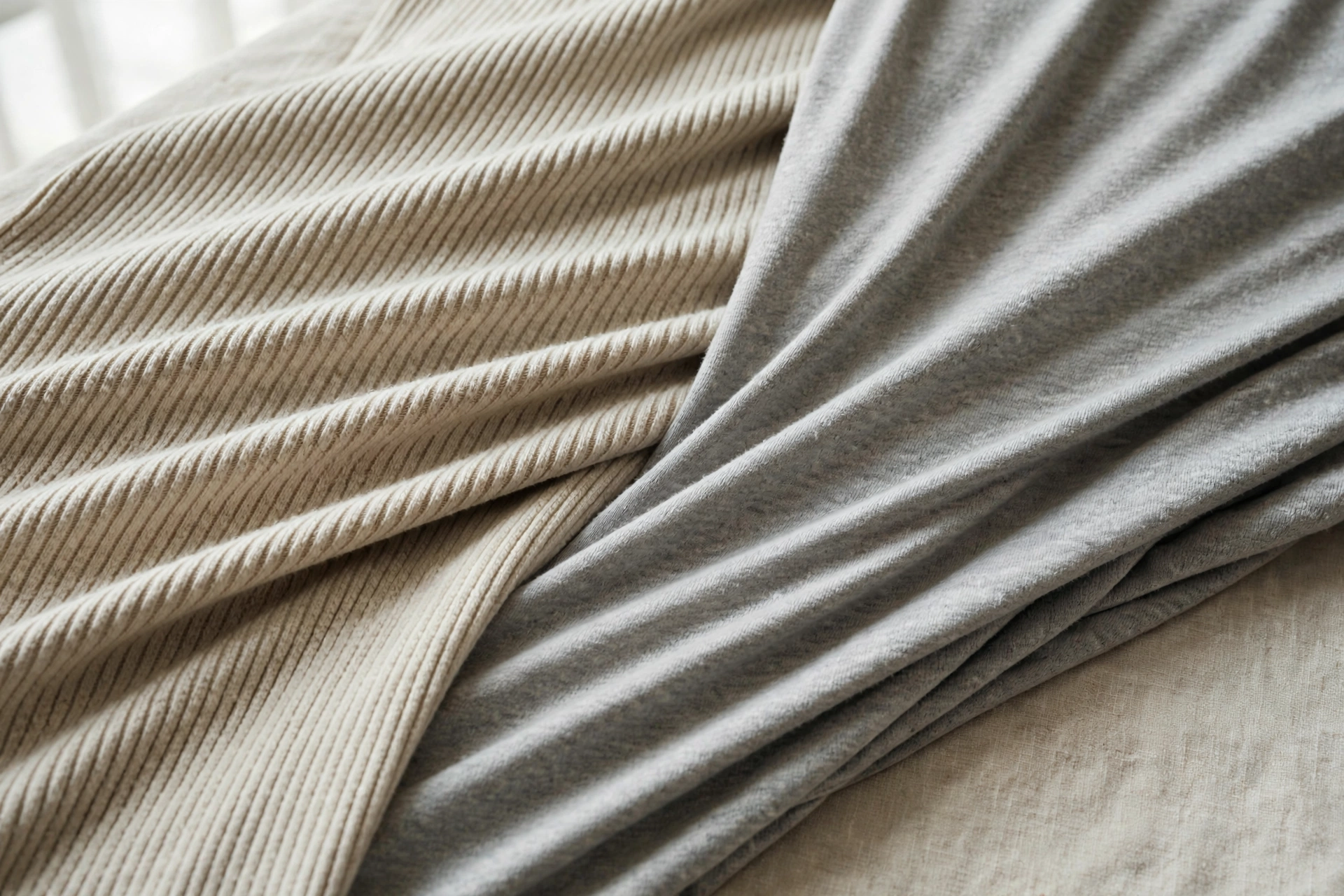 Cotton Spandex (ผ้าฝ้ายผสมเส้นใยยืดหยุ่นสแปนเด็กซ์) — 10 เนื้อผ้าพรีเมียมยอดนิยมสำหรับสั่งผลิตเสื้อยืดและเสื้อโปโลสร้างแบรนด์แฟชั่น