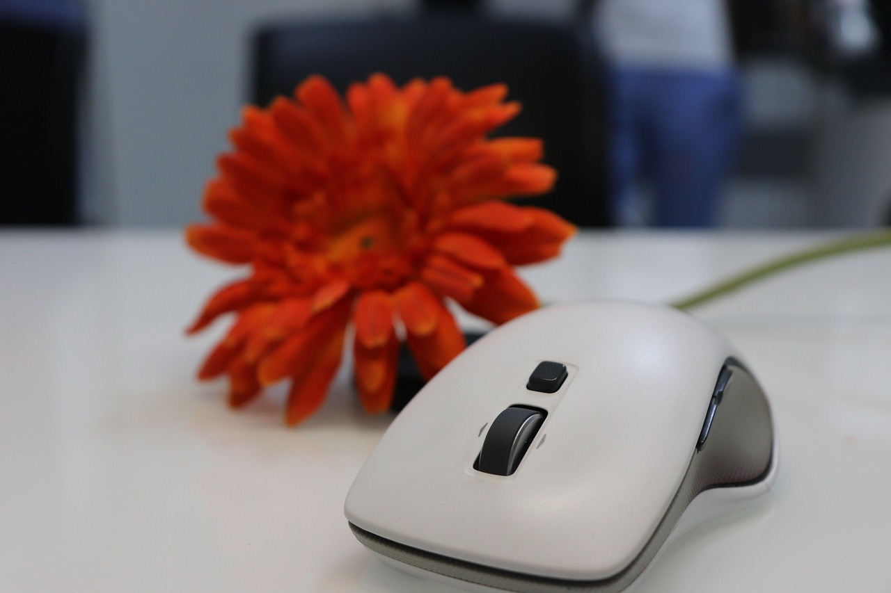 10 แกดเจ็ตจัดโต๊ะคอมเพื่อสุขภาพ (Ergonomic Setup) ยอดนิยมสำหรับชาวออฟฟิศปี 2026