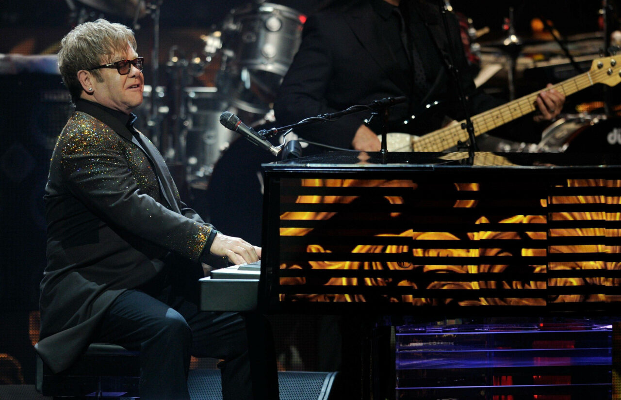 Farewell Yellow Brick Road Tour — Elton John — 10 อันดับทัวร์คอนเสิร์ตที่ทำรายได้สูงที่สุดในโลกตลอดกาล อัปเดตสถิติล่าสุดปี 2026