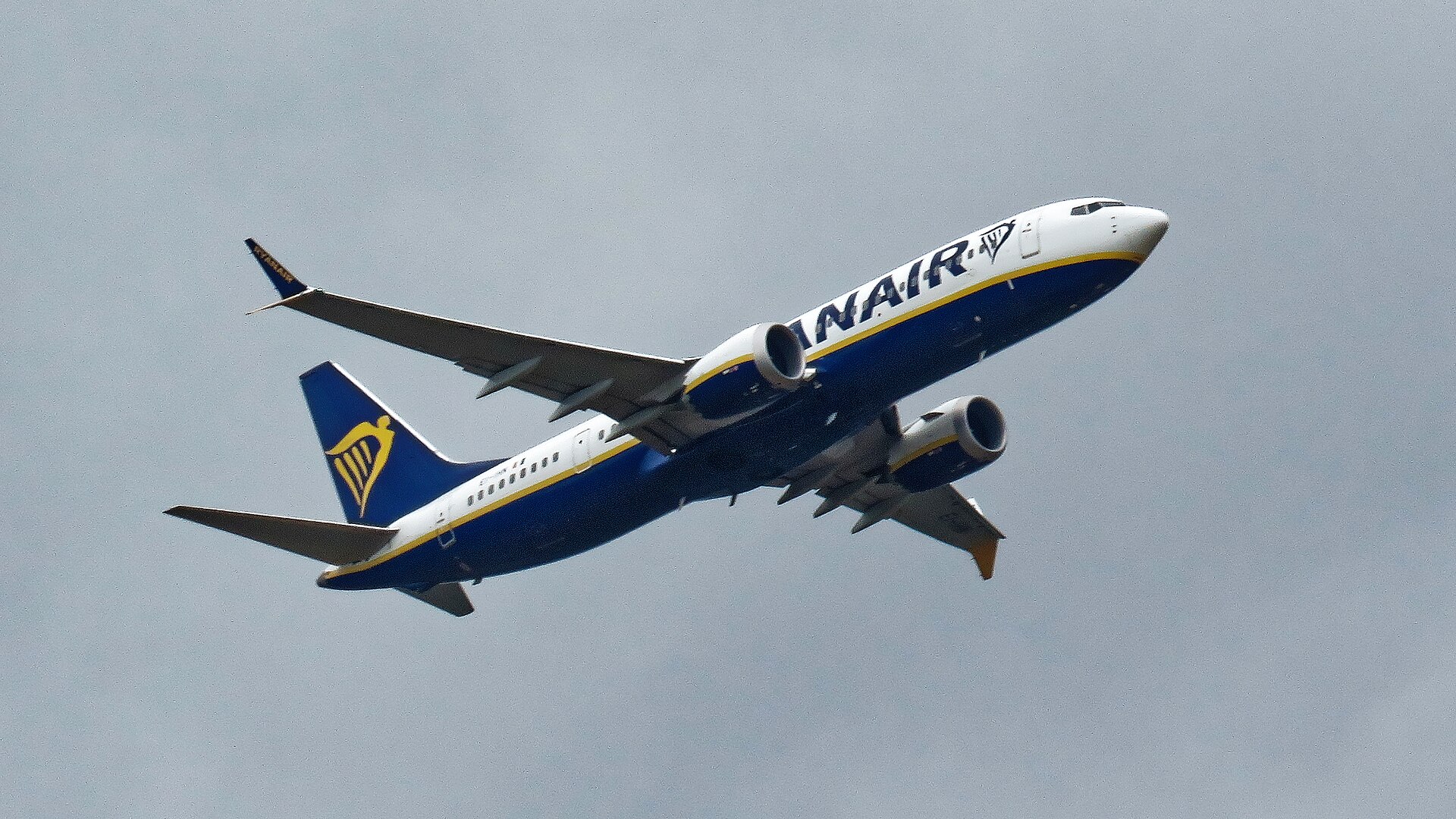 ไรอันแอร์ โฮลดิงส์ กรุ๊ป (Ryanair Holdings Group) — 10 อันดับกลุ่มสายการบินขนาดใหญ่ที่สุดในโลก วัดจากจำนวนเครื่องบินในฝูงบิน อัปเดตสถิติล่าสุดปี 2026