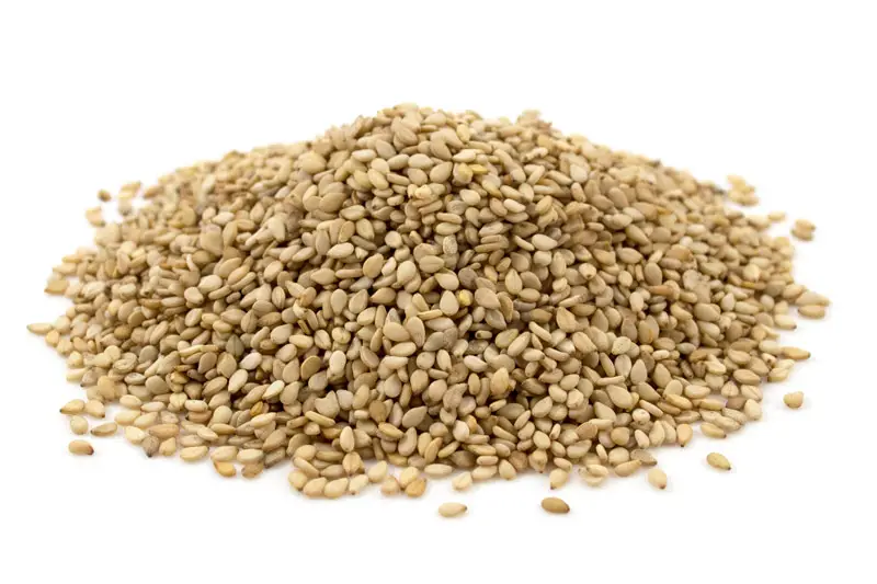 งาขาวและงาดำ (Whole Sesame Seeds) — 10 อันดับอาหารธรรมชาติที่มีปริมาณแมกนีเซียมสูงที่สุดต่อ 100 กรัม