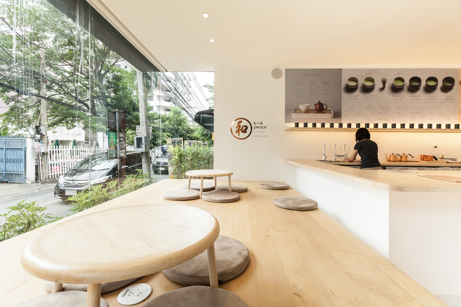 Peace 和 Oriental Teahouse (สาขาสุขุมวิท 49) — 10 คาเฟ่และบาร์มัทฉะ Specialty ย่านทองหล่อ-พร้อมพงษ์ ยอดนิยมปี 2569 สำหรับคนรักชาเขียวแท้สไตล์ญี่ปุ่น