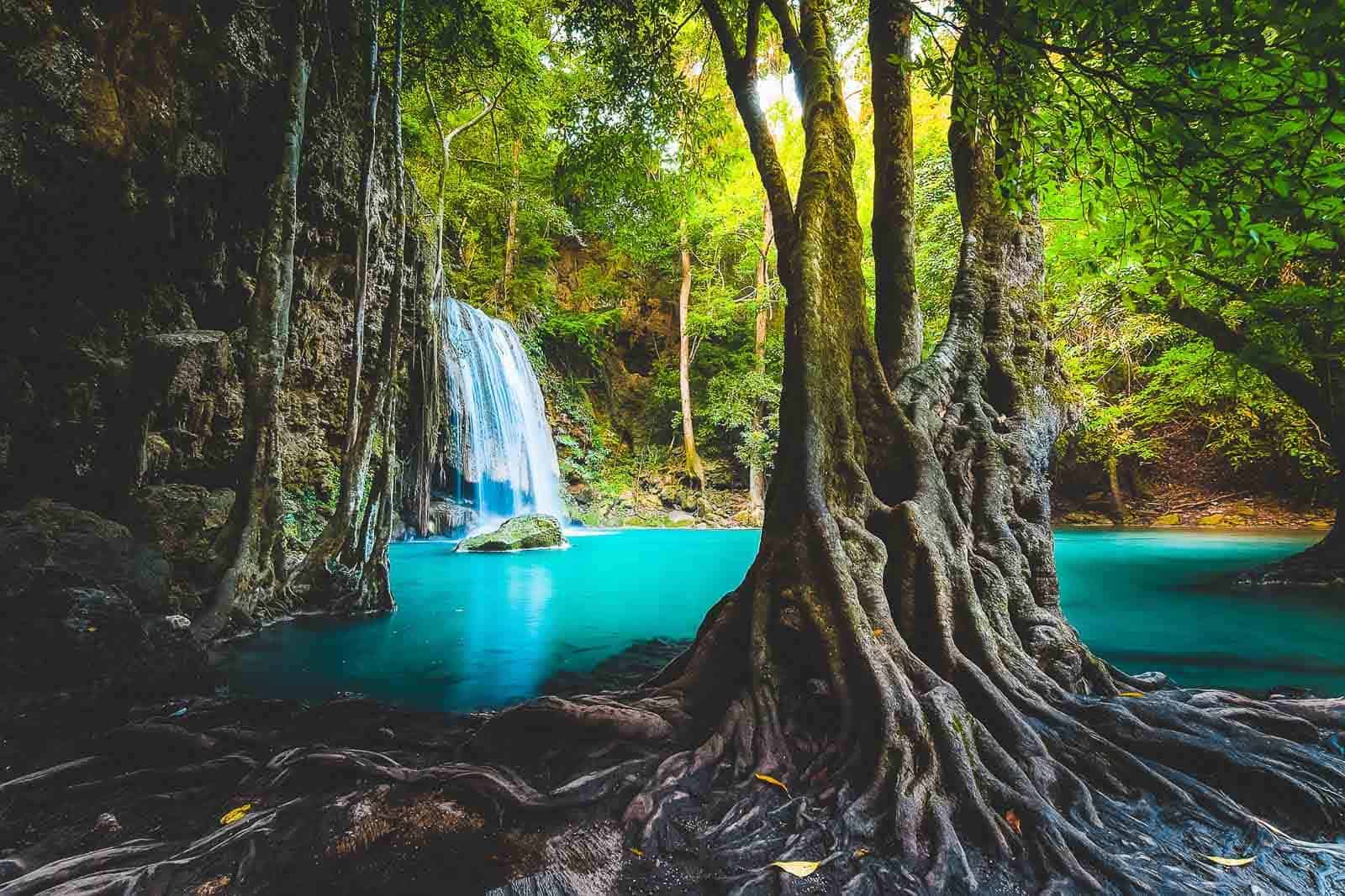 อุทยานแห่งชาติเอราวัณ — 10 อุทยานแห่งชาติยอดนิยมในไทยสำหรับเส้นทางเดินป่าศึกษาธรรมชาติและแคมป์ปิ้ง สัมผัสความสมบูรณ์แห่งพงไพรรับปลายปี 2569