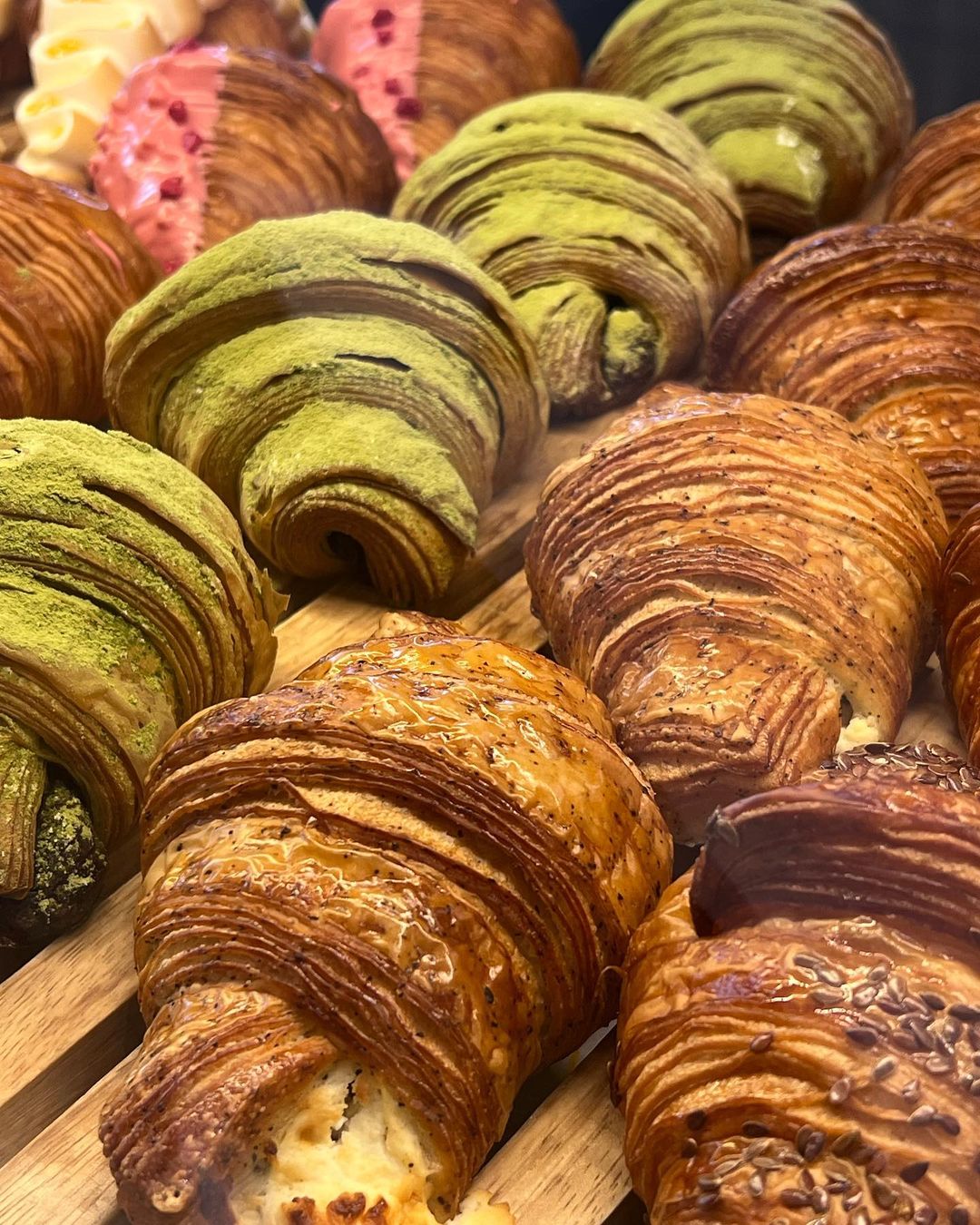 Gontran Cherrier Thailand (กงทรอง เชอคีเย่) — 10 คาเฟ่และร้านเบเกอรีครัวซองต์สไตล์ฝรั่งเศสยอดนิยมในกรุงเทพฯ ประจำปี 2569 สัมผัสความกรอบฉ่ำเนยแท้ระดับพรีเมียม