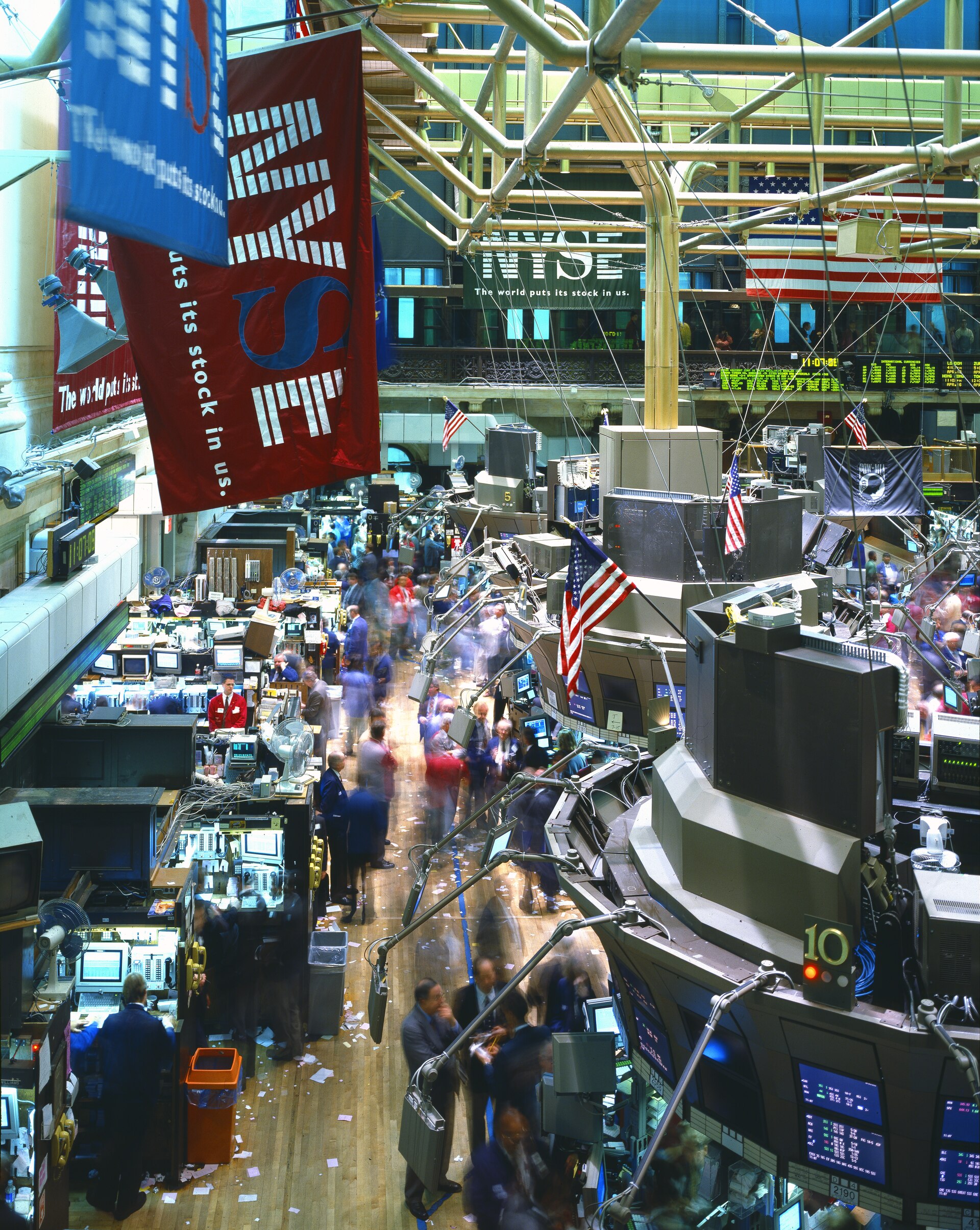 SPDR S&P 500 ETF Trust (SPY) — 10 อันดับกองทุนรวม ETF หุ้นสหรัฐฯ ที่มีมูลค่าสินทรัพย์สุทธิ (AUM) สูงที่สุดในโลก อัปเดตสถิติล่าสุดปี 2026
