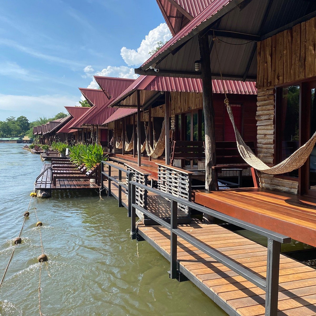 วังนกแก้ว พาร์ค วิว รีสอร์ท (Wangnokkaew Park View Resort) — 10 ที่พักและรีสอร์ตริมน้ำกาญจนบุรี บรรยากาศสุดสงบสำหรับทริปพักผ่อนรับลมหนาวปลายปี 2569