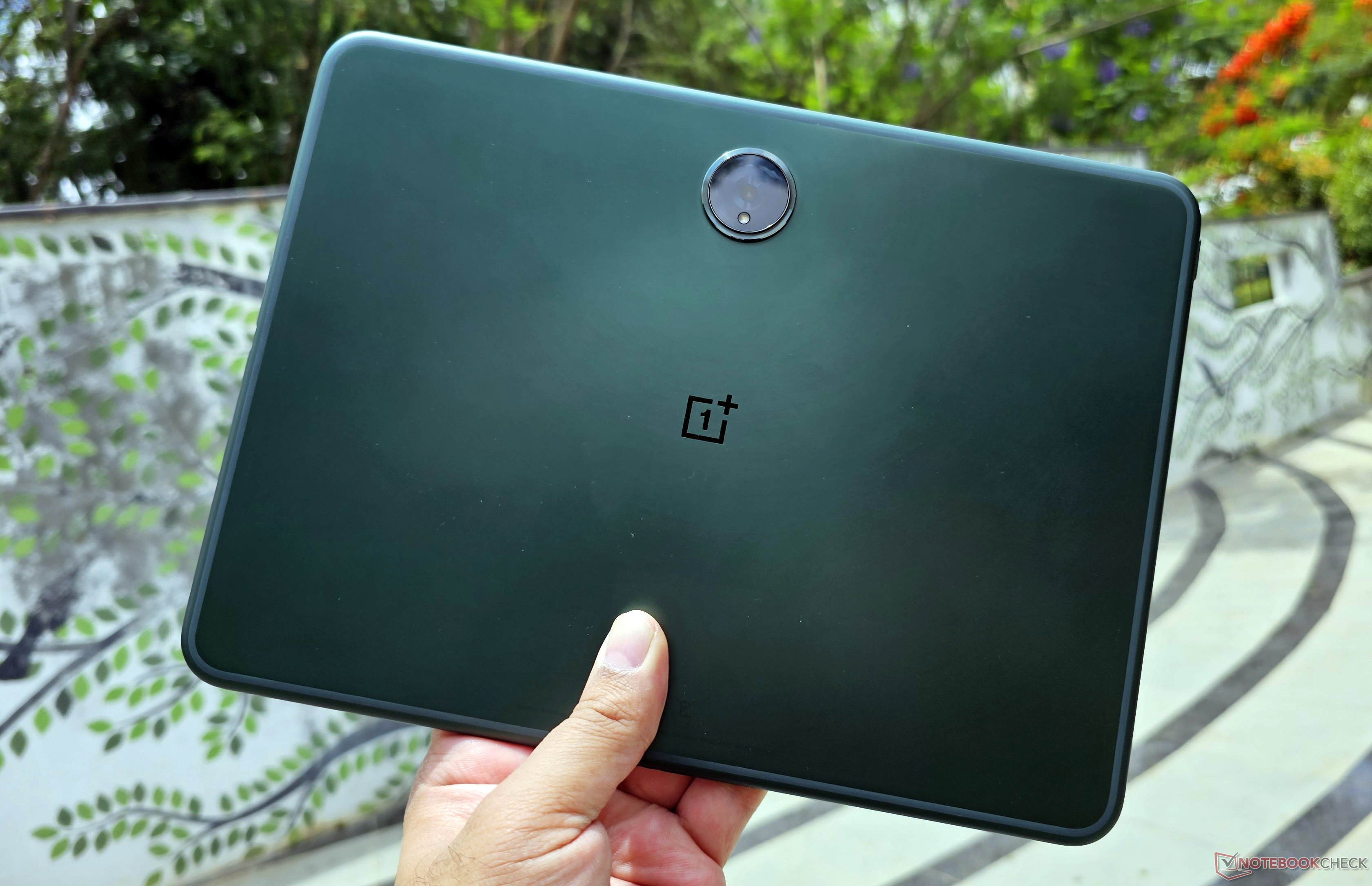 OnePlus Pad 3 — 10 แท็บเล็ตและอุปกรณ์หน้าจอพับ 2-in-1 ยอดนิยมปี 2026 ขุมพลัง AI ตอบโจทย์การเรียน การทำงาน และสายวาดเขียน