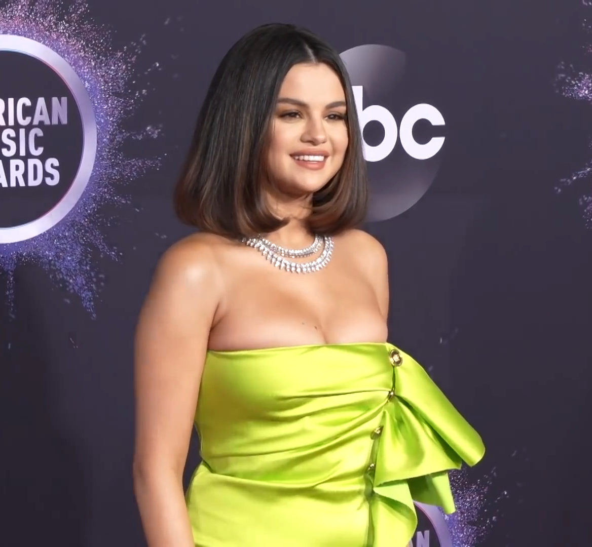 Selena Gomez (@selenagomez) — 10 อันดับบัญชี Instagram ที่มีผู้ติดตามมากที่สุดในโลก อัปเดตสถิติล่าสุดปี 2026