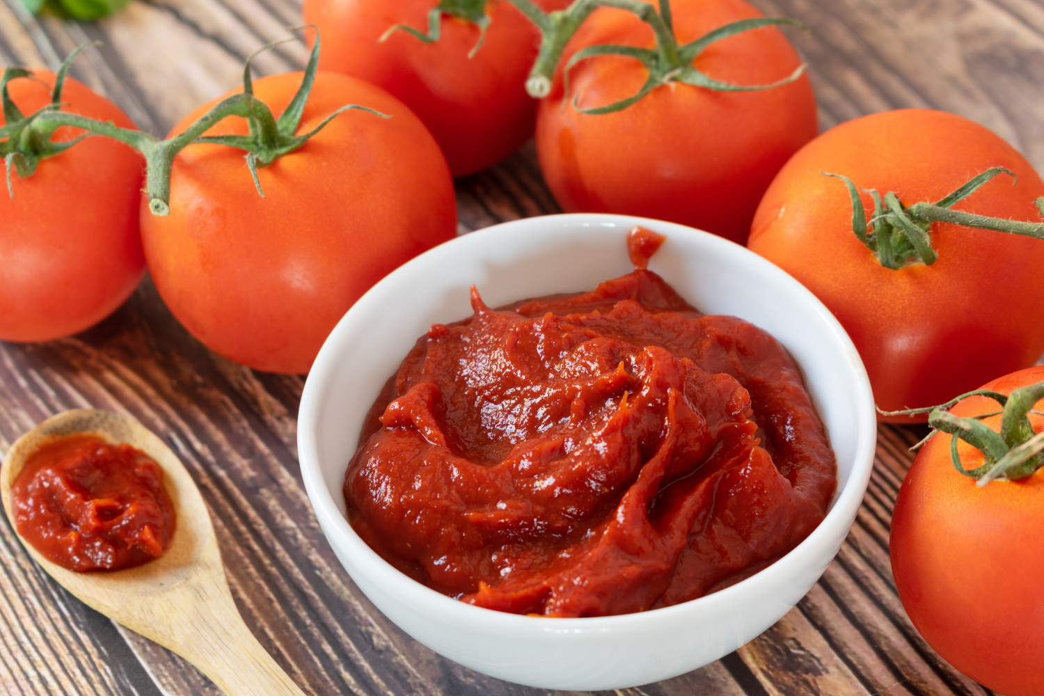 มะเขือเทศเข้มข้น (Tomato Paste) — 10 อันดับอาหารธรรมชาติที่มีปริมาณโพแทสเซียมสูงที่สุดต่อ 100 กรัม เสริมความสมดุลความดันโลหิตและระบบกล้ามเนื้อ