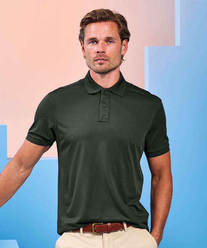 การนำเส้นใย rPET มาใช้ในผ้ายูนิฟอร์มและผ้าทอแจ็กการ์ด (rPET & Functional Jacquard Fabrics) — 10 เทรนด์การออกแบบและสั่งผลิตเสื้อยูนิฟอร์มองค์กรยุคใหม่ ปี 2026 สไตล์ Smart Casual ผสานฟังก์ชันใส่สบาย