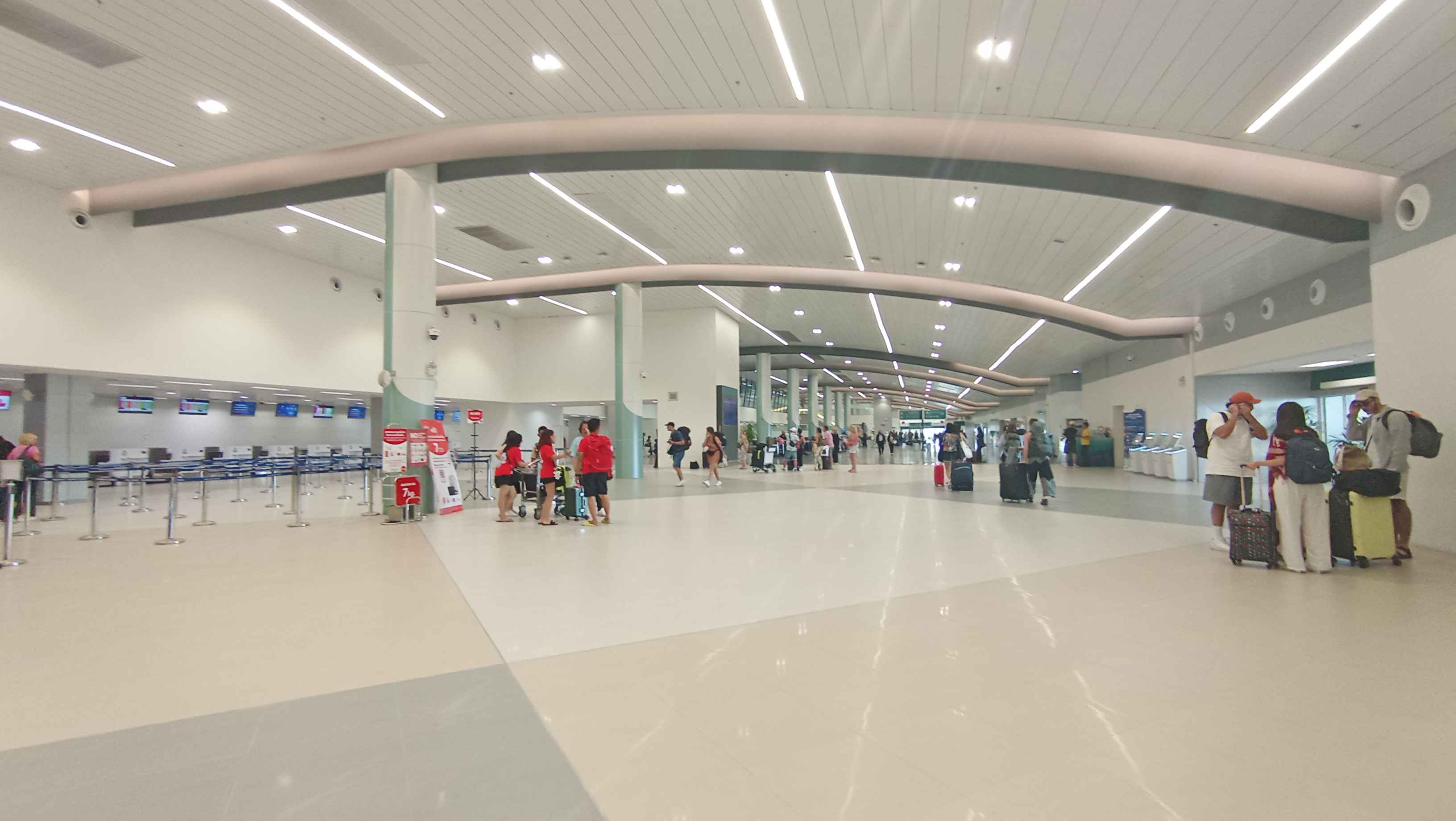 ท่าอากาศยานนานาชาติกระบี่ (Krabi International Airport) — 10 อันดับท่าอากาศยานในไทยที่มีจำนวนผู้โดยสารรวมมากที่สุด อัปเดตสถิติล่าสุดปี 2568-2569