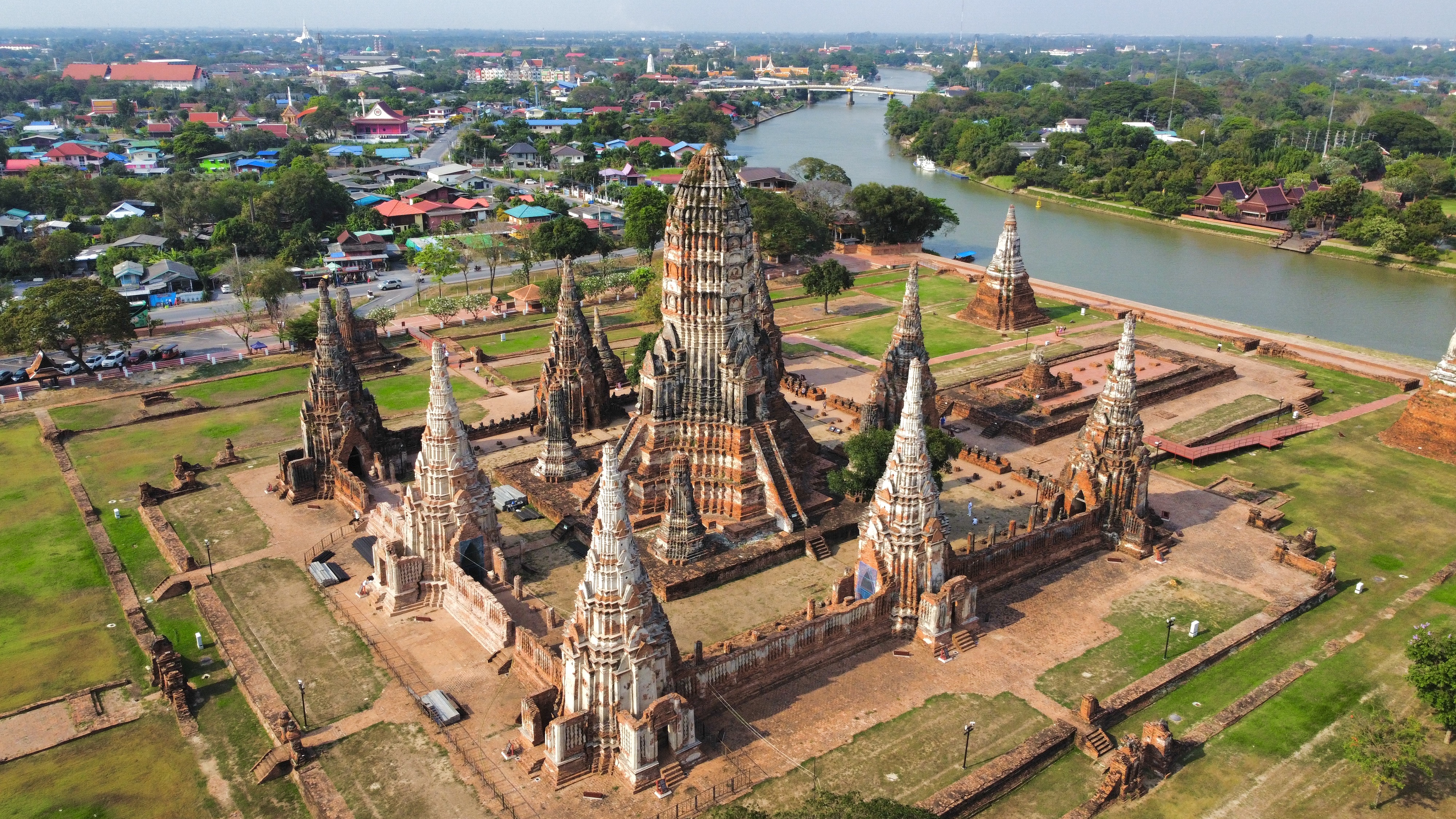 รถไฟท่องวัฒนธรรมและโบราณสถาน พระนครศรีอยุธยา — 10 เส้นทางรถไฟท่องเที่ยวสายธรรมชาติและประวัติศาสตร์ยอดนิยมในไทย ปี 2569 สัมผัสเสน่ห์การเดินทางแบบ Slow Travel
